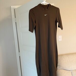 Nike Sportswear Essential Women's Tight Midi Dress